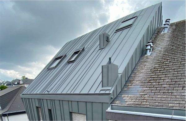 Ansicht Blechdach Haus